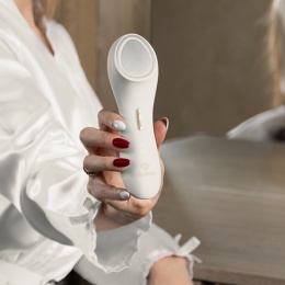 Masażer liftingujący do twarzy z funkcją ciepła i chłodzenia FashionTV FTV-0137 Matte Cream-Gold Collection